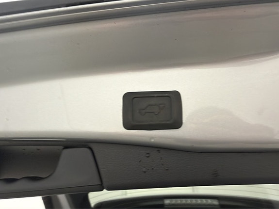 Toyota RAV4 9 of 30