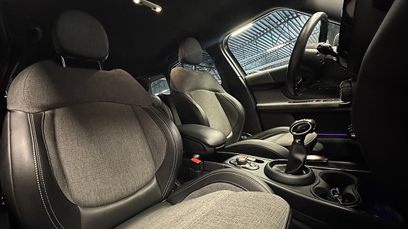 MINI Countryman Cooper SE 8 of 18