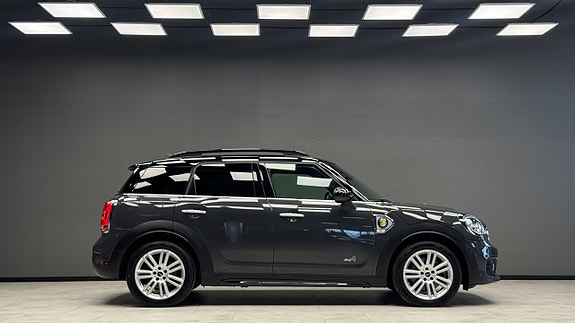 MINI Countryman Cooper SE 4 of 5