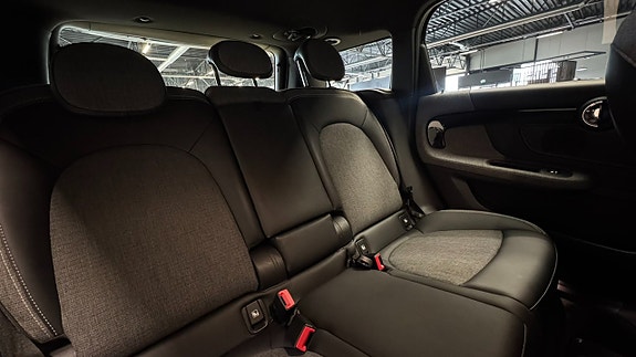 MINI Countryman Cooper SE 9 of 18