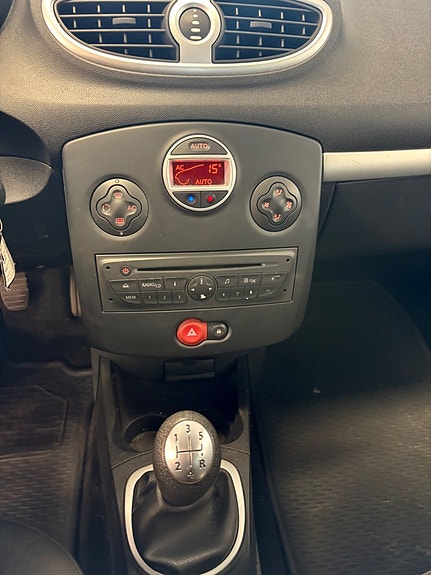 Renault Clio 7 of 9