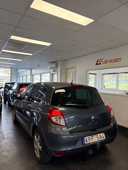 Renault Clio 2 of 5
