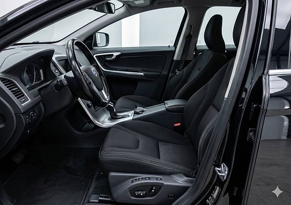 Volvo XC60 8 of 11