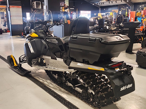 Ski-Doo Expedition Sport 900 ACE - 2026 23 mil Dubbmatta, packlåda m.m 3 of 6