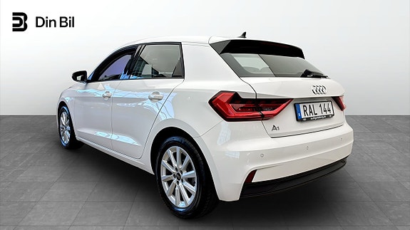 Audi A1 3 of 5