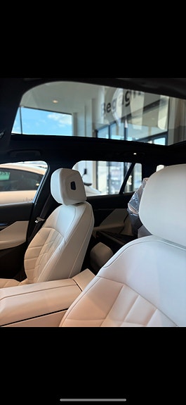 BMW i5 3 of 5