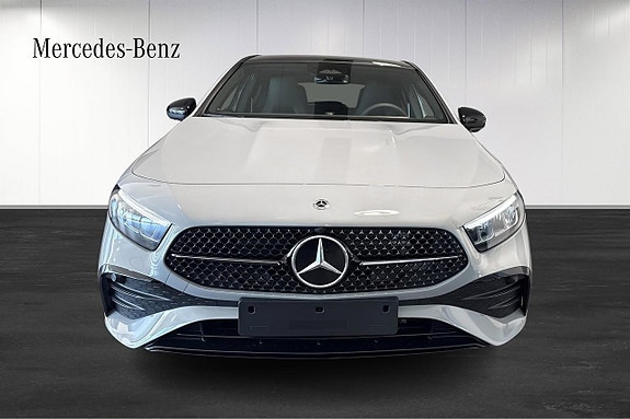 Mercedes-Benz A250 e 3 of 5