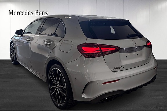 Mercedes-Benz A250 e 4 of 5