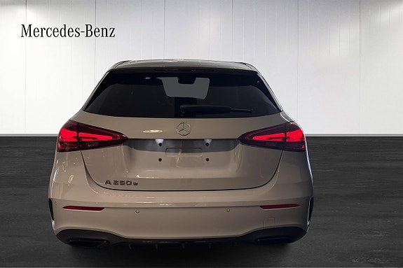 Mercedes-Benz A250 e 6 of 10