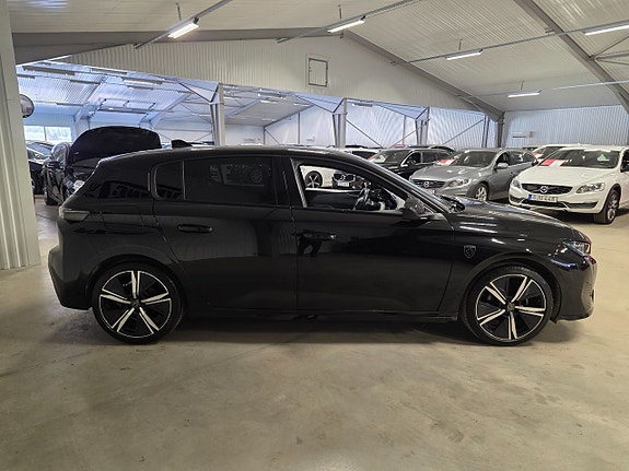 Peugeot 308 3 of 5