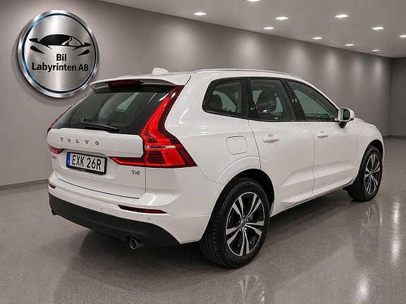 Volvo XC60 2 of 16