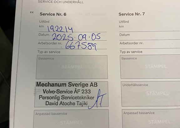 Volvo XC60 10 of 16