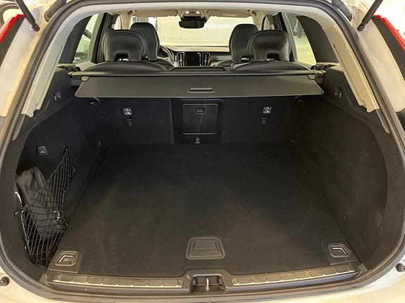 Volvo XC60 9 of 16