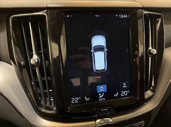 Volvo XC60 14 of 16