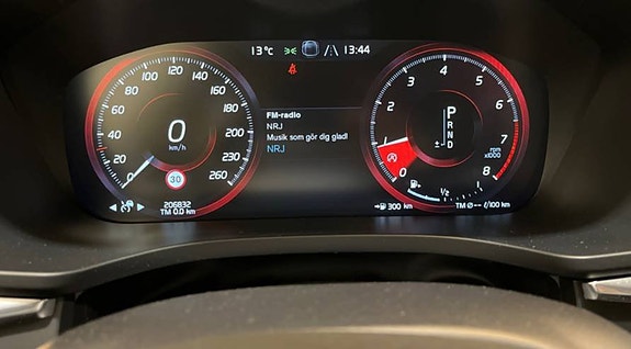 Volvo XC60 6 of 16