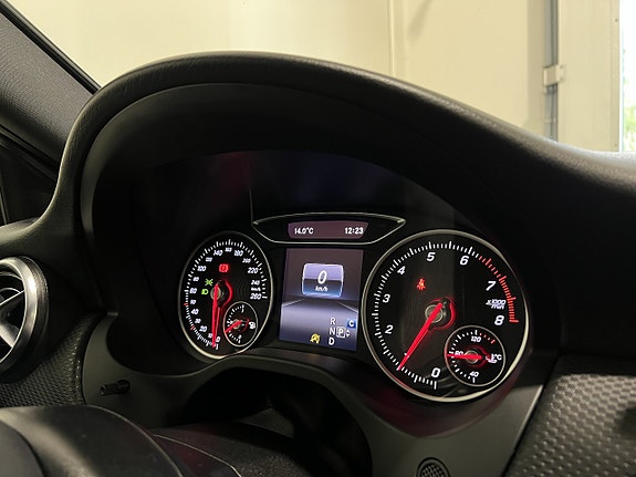 Mercedes-Benz A180 16 of 23