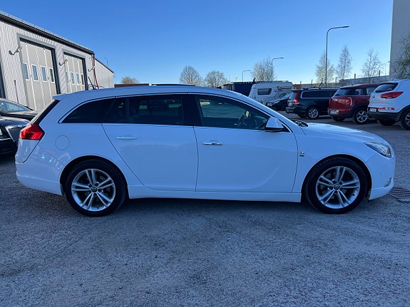 Opel Insignia 19 of 24