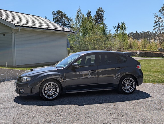 Subaru Impreza 3 of 5