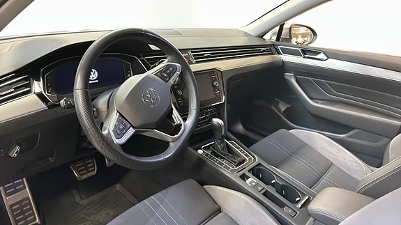 Volkswagen Passat 7 of 14