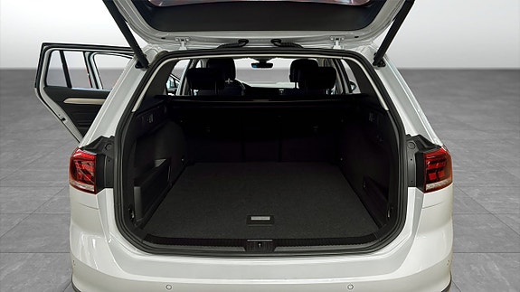 Volkswagen Passat 13 of 14