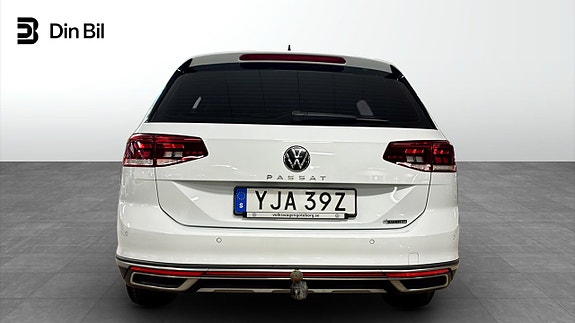Volkswagen Passat 5 of 14