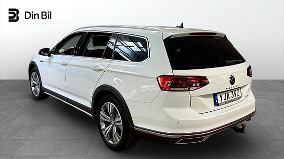Volkswagen Passat 3 of 14