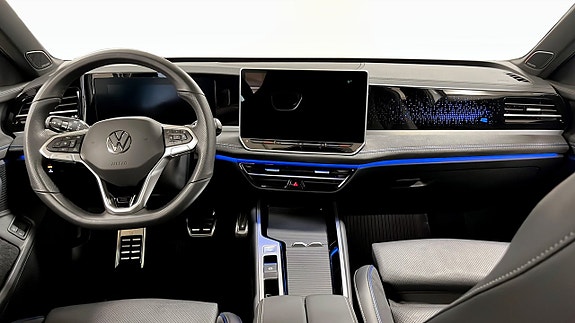 Volkswagen Passat 12 of 15