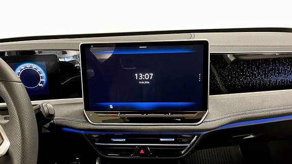 Volkswagen Passat 11 of 15