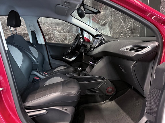 Peugeot 2008 16 of 21