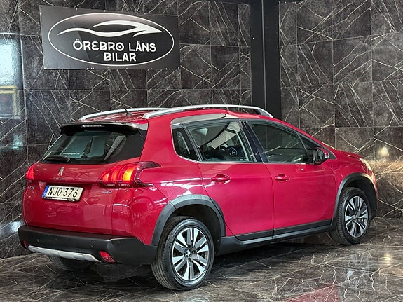 Peugeot 2008 2 of 5