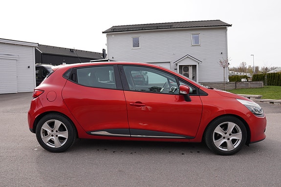 Renault Clio 2 of 5