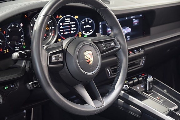 Porsche 911 Carrera 4S 12 of 15