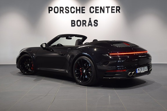 Porsche 911 Carrera 4S 6 of 15
