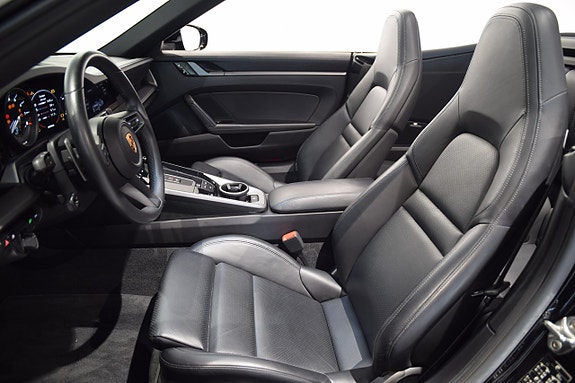 Porsche 911 Carrera 4S 13 of 15