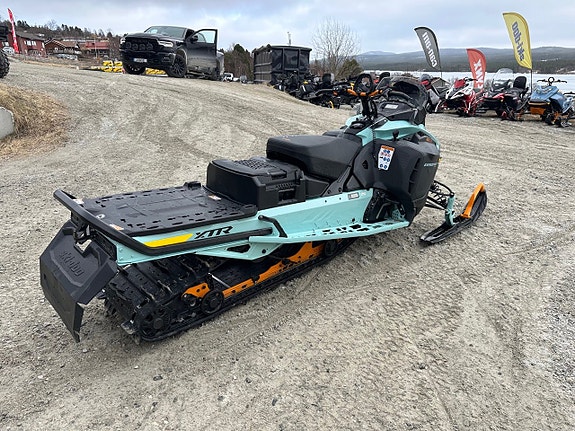 Ski-Doo Expedition Xtreme 900 ACE Turbo R -24 3 of 5