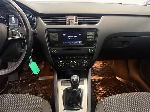 Skoda Octavia 16 of 27