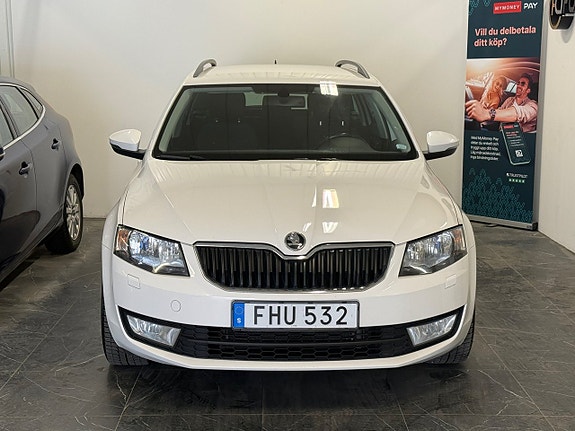 Skoda Octavia 2 of 5