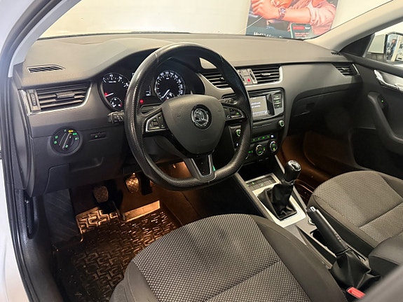 Skoda Octavia 10 of 27