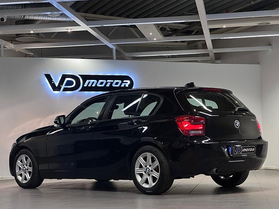 BMW 118d 3 of 5