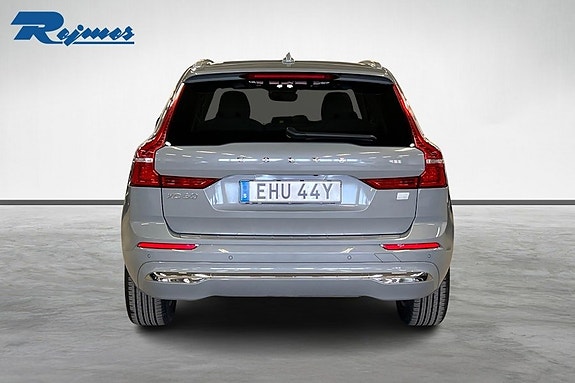 Volvo XC60 4 of 5