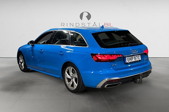 Audi A4 5 of 17