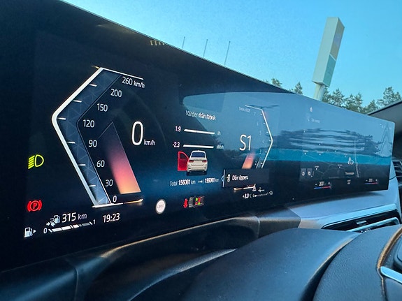 BMW 330e 15 of 23
