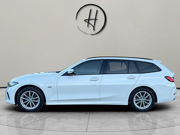 BMW 330e 7 of 23
