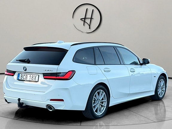 BMW 330e 5 of 23