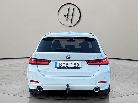 BMW 330e 4 of 23