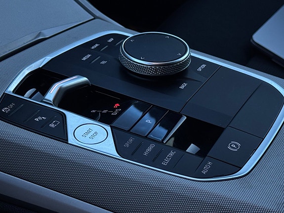BMW 330e 19 of 23