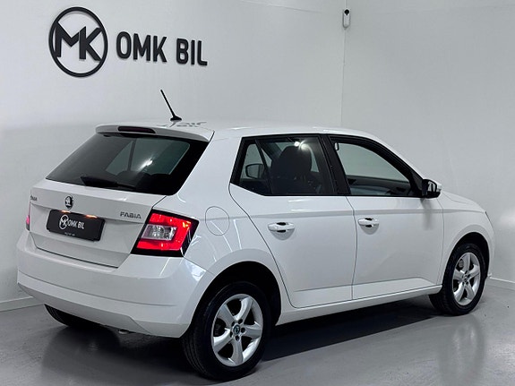 Skoda Fabia 3 of 5