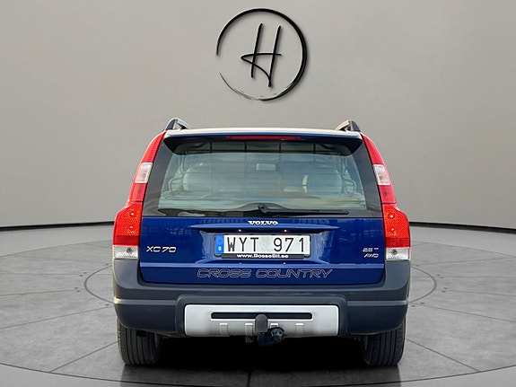 Volvo XC70 4 of 17