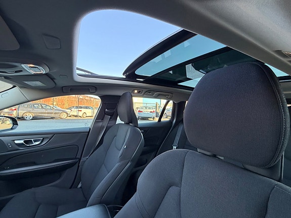 Volvo V60 14 of 25