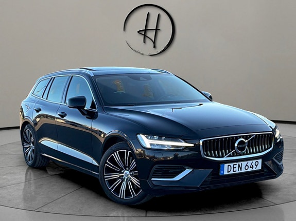 Volvo V60 2 of 25